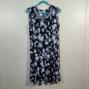 2/$10 04101 EnFocus Woman black floral dress w/& neck detail 14W